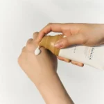 قیمت ضد آفتاب سنتلا ماداگاسکار مدل ایر فیت لایت SKIN1004 Air-Fit