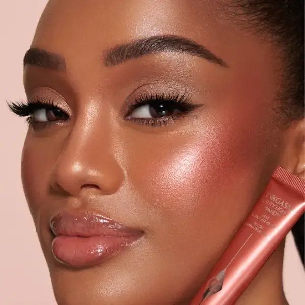 قیمت هایلایتر و رژگونه مایع شارلوت تیلبری مدل BEAUTY LIGHT WAND