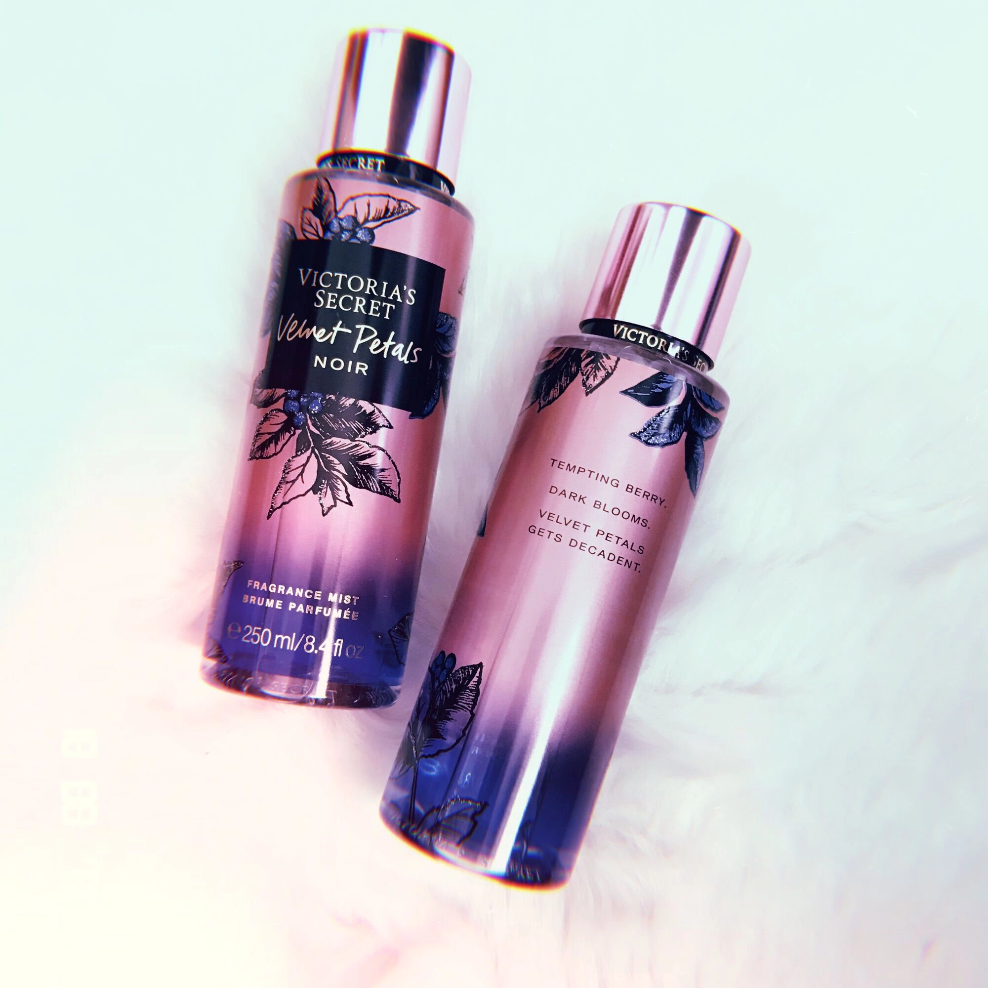 بادی اسپلش زنانه 250ml ویکتوریا سکرت مدل Velvet Petals Noir امارات 1 بادی اسپلش ویکتوریا سکرتVelvet Petals Noir