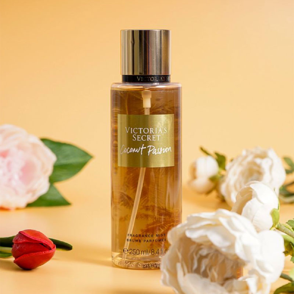 بادی اسپلش زنانه 250Ml ویکتوریا سکرت مدل Coconut Passion امارات 1 بادی اسپلش زنانه ویکتوریا سکرت مدل Coconut